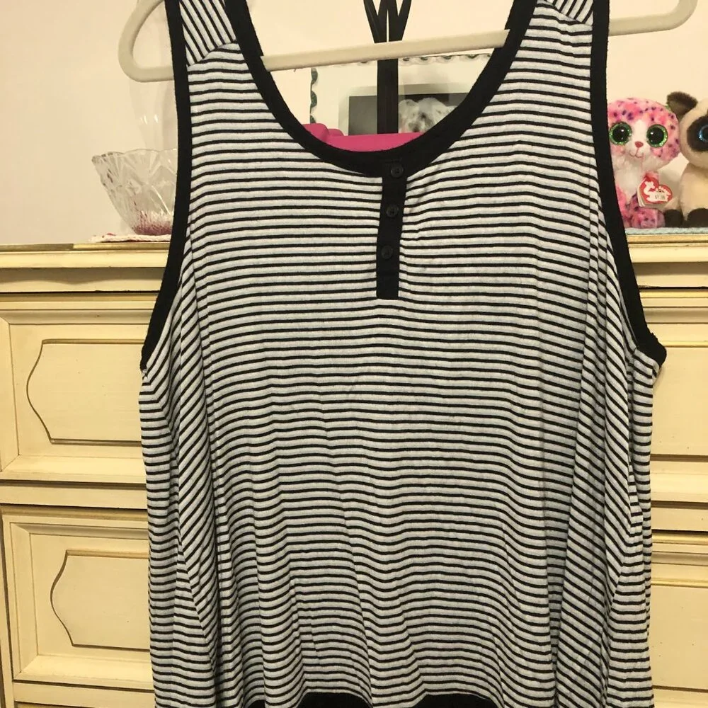Tank Tops - Bundle of 2 - DKNY size 2X and Apt 9 size XXL - Picture 6 of 8